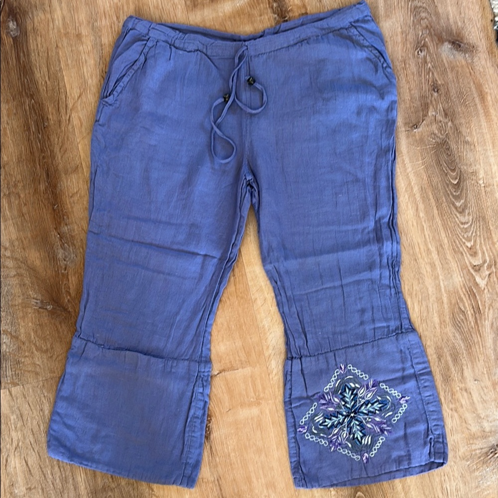 Purple Embroidered linen capri Pants